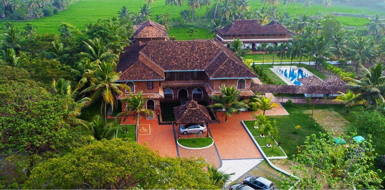 Kumarakom Heritage Resort Kottayam Extérieur photo