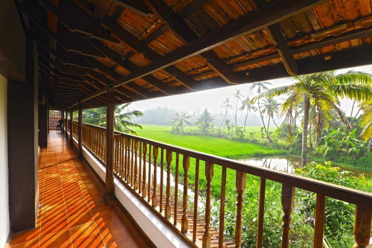 Kumarakom Heritage Resort Kottayam Extérieur photo