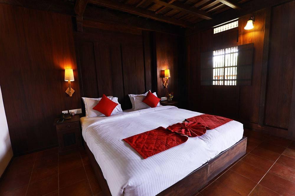 Kumarakom Heritage Resort Kottayam Extérieur photo