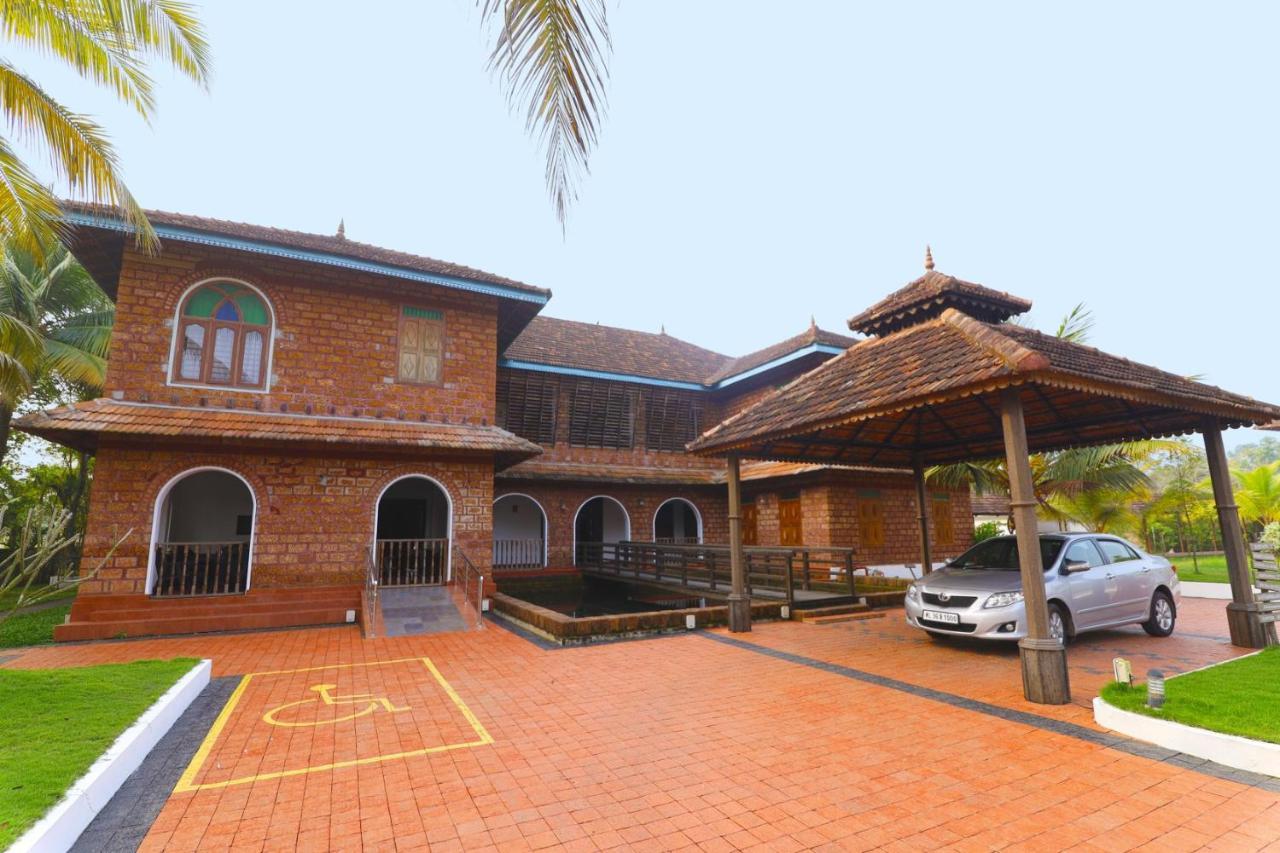 Kumarakom Heritage Resort Kottayam Extérieur photo