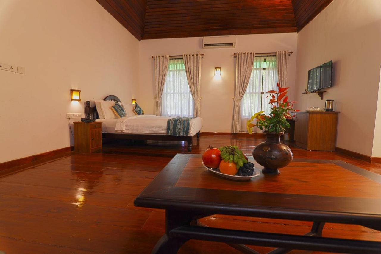 Kumarakom Heritage Resort Kottayam Extérieur photo