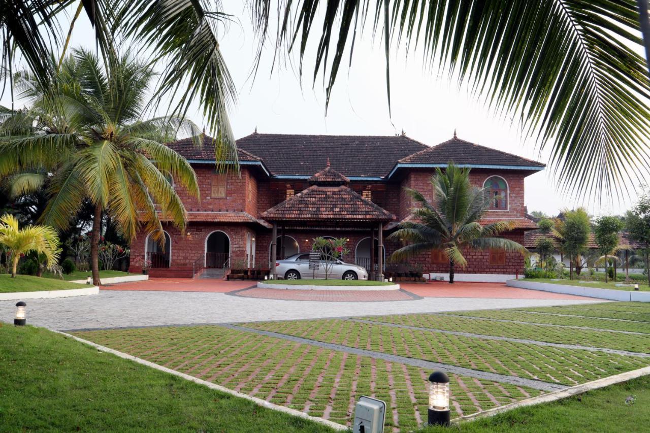 Kumarakom Heritage Resort Kottayam Extérieur photo